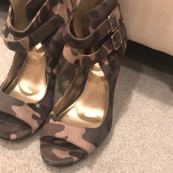 Christian siriano for Payless army sandal boots - Picture 2 of 3